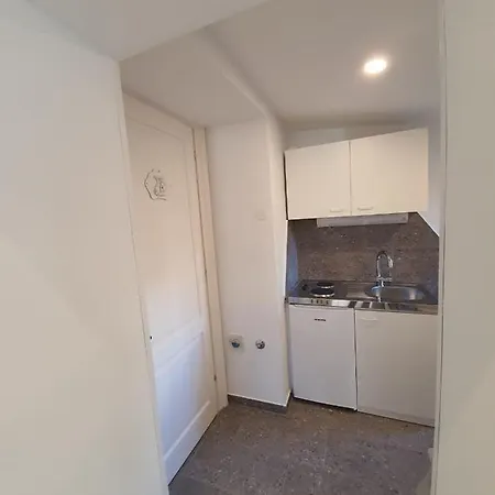 2 Bedroom Near Center * Ριέκα