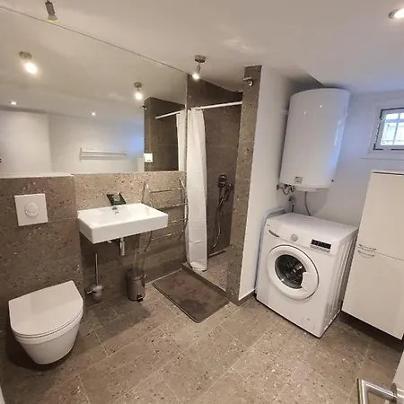 2 Bedroom Near Center Lejlighed Rijeka