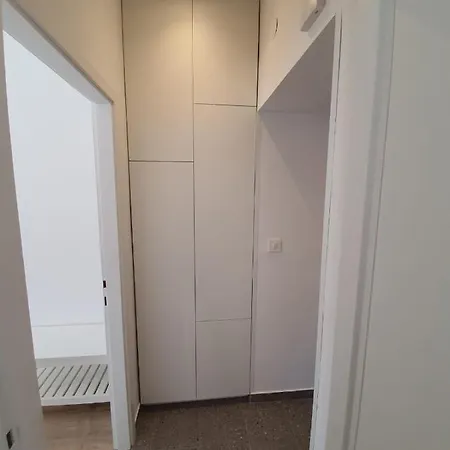 Apartment 2 Bedroom Near Center