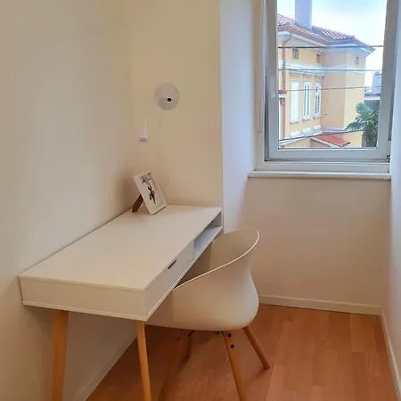 2 Bedroom Near Center Apartment